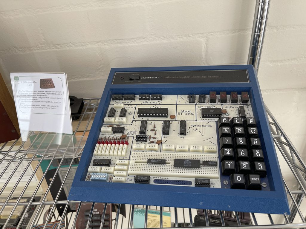 An exposed single board computer with a hexadecimal keypad
